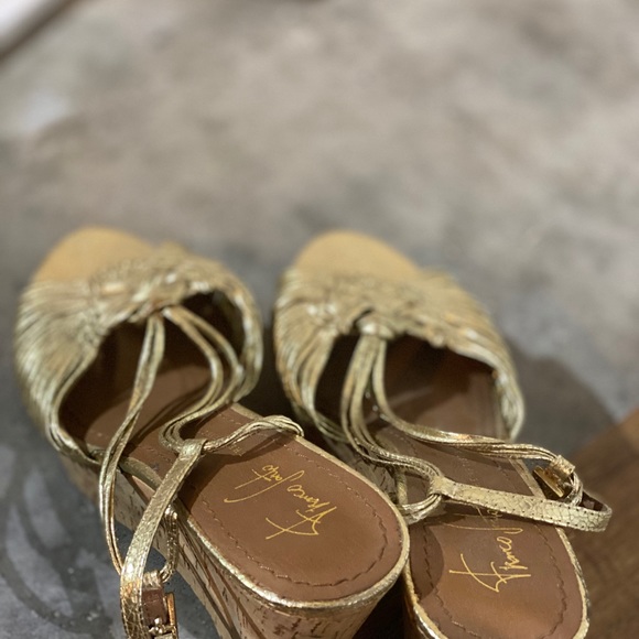 Shoes - Picture 2 of 3